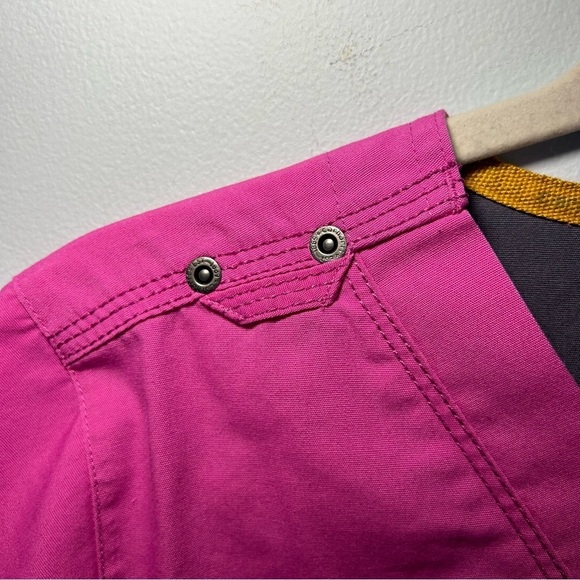 Carhartt Pink Short Sleeve Scrub Top with Front Pockets Size Small - Picture 2 of 8